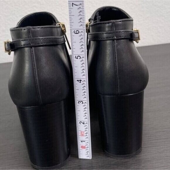 Vince Camuto Coorin Black Leather Ankle Boots 9.5 Gold Zip Block Heel Timeless - Picture 8 of 12